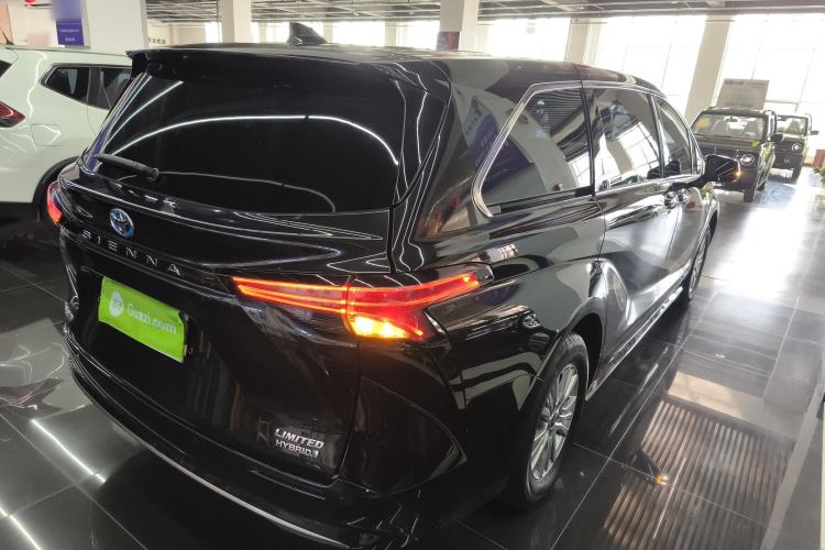 Used Toyota Sienna 2021 2.5L Hybrid Premium Edition