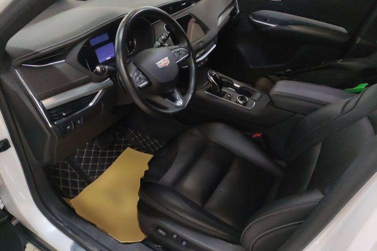 Used Cadillac XT4 2021 28T Two-Wheel Drive Leading Version
