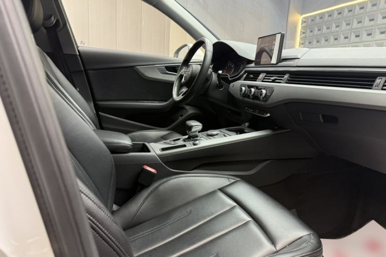 Used Audi A4L 2018 30th Anniversary Edition 40 TFSI Trendy Model
