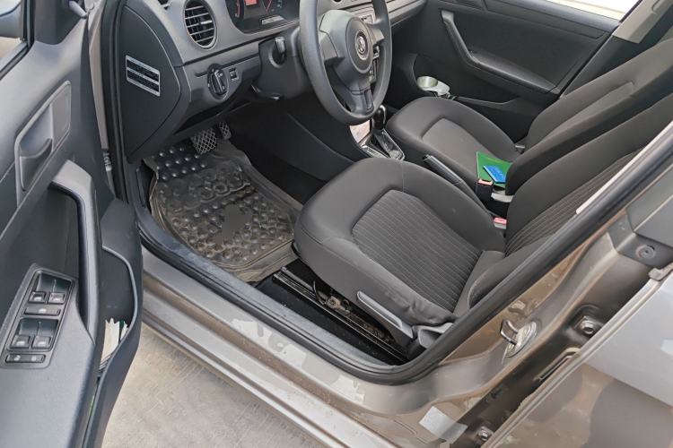 Used Volkswagen Jetta 2013 1.6L Automatic Fashion Model