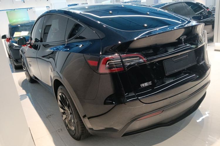 Used Tesla Model Y 2021 Long-Range All-Wheel-Drive Version
