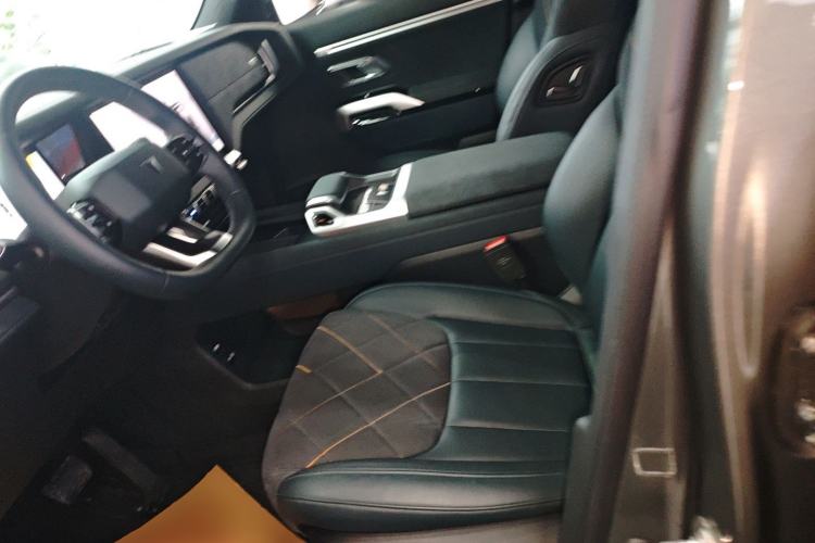 Used  G318 2025 Worry-Free Cross-Country Edition Four-Wheel Drive Distant Mountains Version