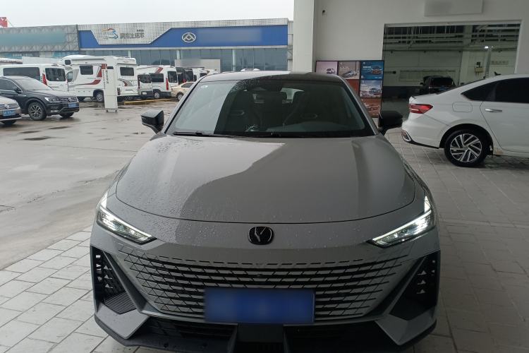 Used Changan UNI-V 2023 1.5T Prestige Model
