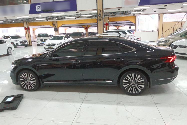 Used Volkswagen Passat 2020 330TSI Luxury Edition China VI
