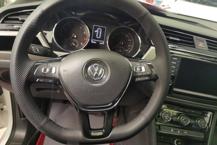 Used Volkswagen Touran 2018 Volkswagen Touran L 280TSI DSG Comfort Edition 7 Seats China V Emission Standard
