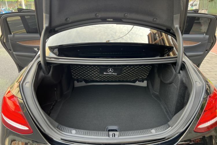 Used Mercedes-Benz E-Class 2019 Facelifted E 300 L Stylish Version
