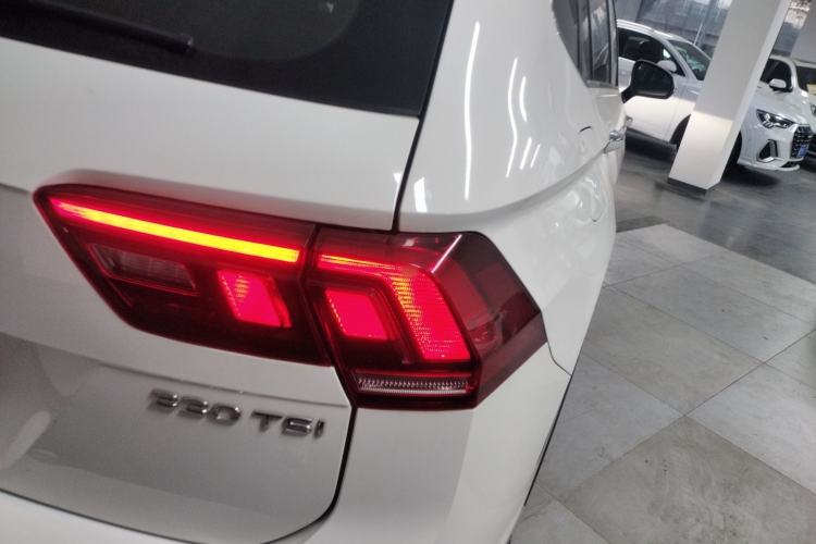 Used Volkswagen Tiguan L 2023 330TSI Automatic Two-Wheel Drive Smart Edition
