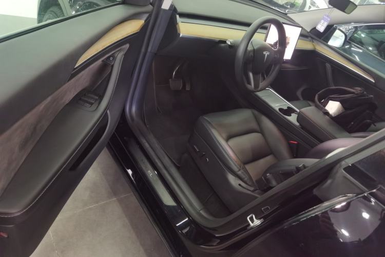 Used Tesla Model Y 2022 Rear-Wheel-Drive Version