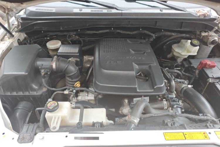 Used JMC Yusheng S350 2014 2.4T Automatic 2WD Diesel Luxury Version with Sunroof 7 Seats
