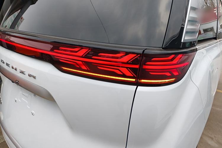 Used Denza D9 2022 DM-i 970 Four-Wheel Drive Prestige Model