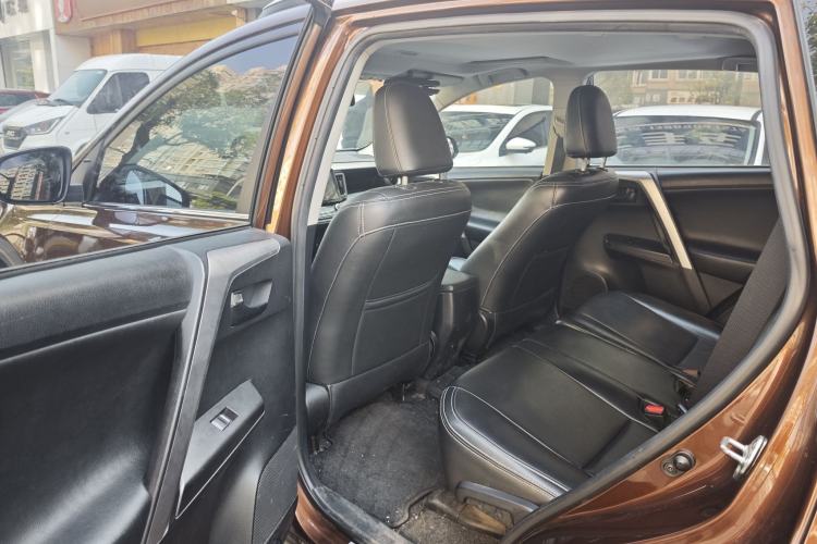 Used Toyota RAV4 2016 2.0L CVT Two-Wheel Drive Fashion Edition China V Standard