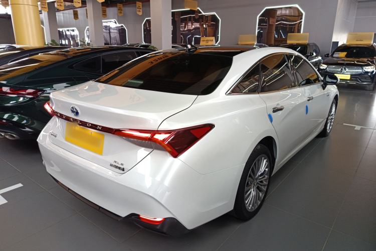 Used Toyota Avalon 2019 Dual-Engine 2.5L XLE Prestige Version China VI Standard
