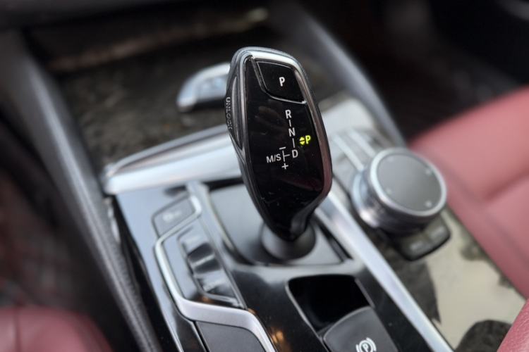 Used BMW 5 Series 2018 Restyled 530Li Leading Edition M Sport Package
