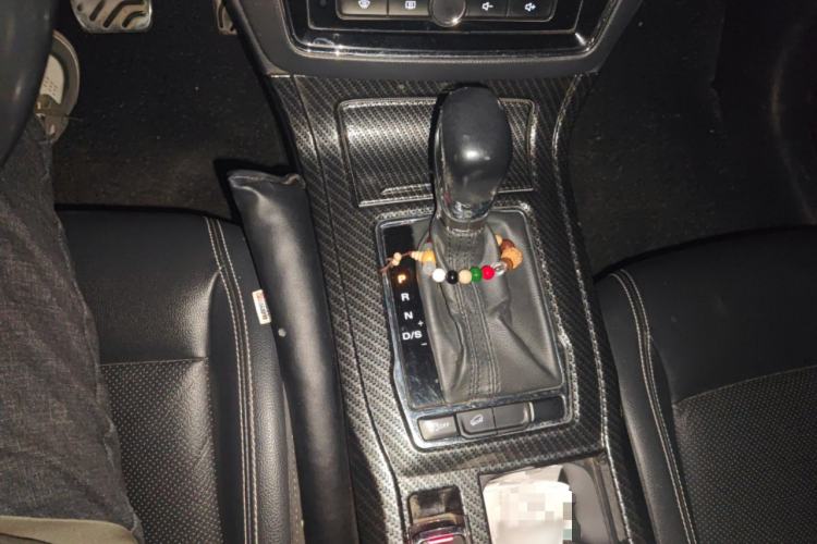 Used Roewe RX5 2016 20T Two-Wheel Drive Automatic Internet Smart Edition