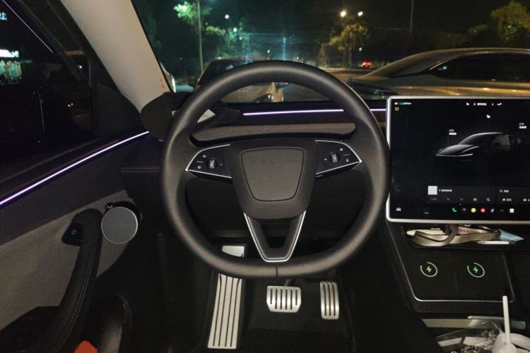 Used Tesla Model Y 2025 Rear-Wheel-Drive Version
