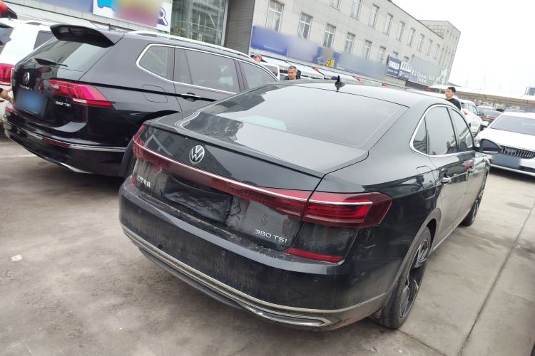 Used Volkswagen Passat 2024 380TSI Luxury Edition
