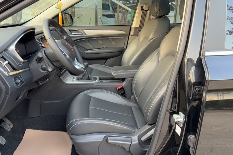 Used Roewe RX5 2018 20T Two-Wheel Drive Manual Flagship Edition
