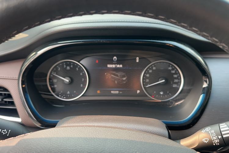 Used Buick GL8 2023 Land Executive Class 652T Luxury Model
