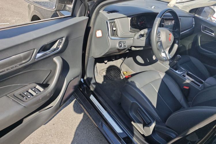 Used Roewe i6 2017 20T Manual Luxury Edition
