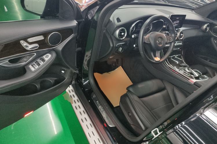 Used Mercedes-Benz GLC 2016 GLC 260 4MATIC Luxury Model
