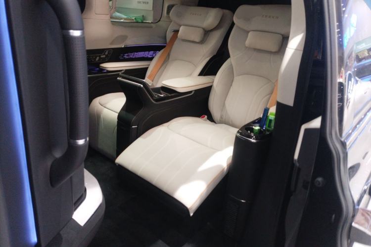 Used Zeekr 009 2024 GAC Trumpchi
