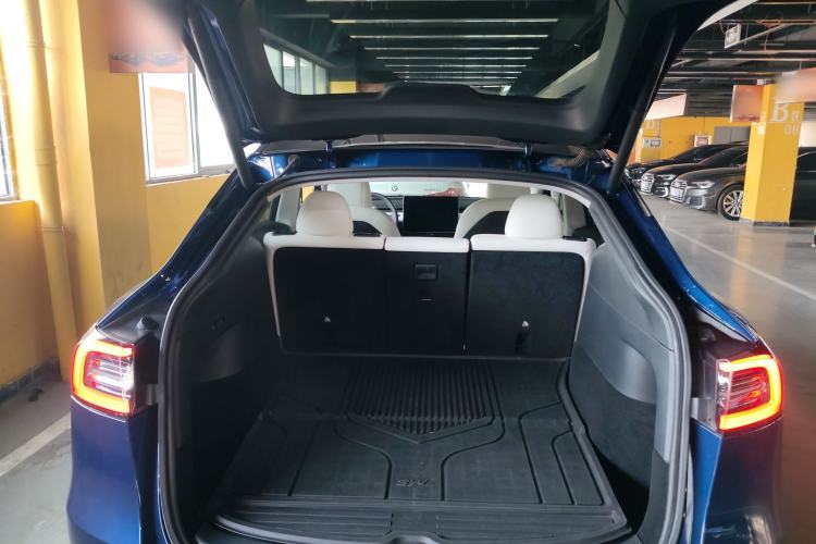 Used Tesla Model Y 2021 Long-Range All-Wheel-Drive Version