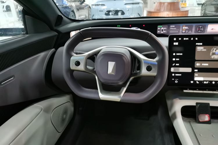 Used  12 2024 650 Three-Laser All-Wheel Drive GT Version
