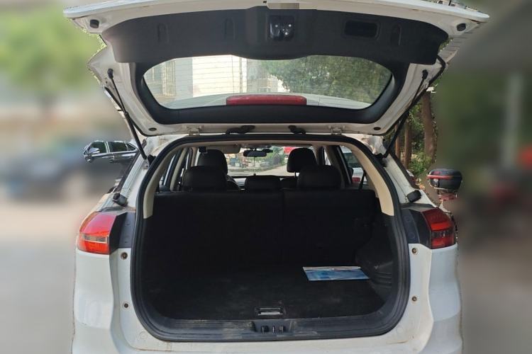 Used Geely Auto Emgrand X7 Sport 2016 2.0L Manual Smart Connect Version
