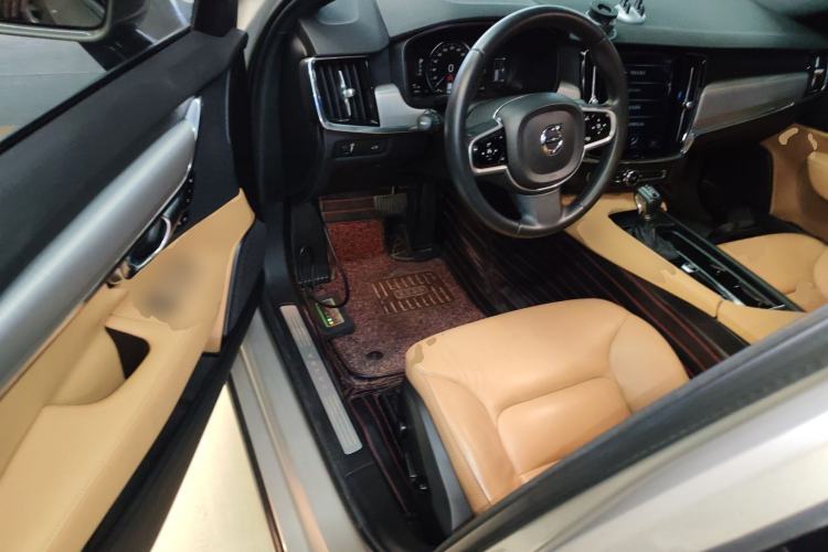 Used Volvo S90 2018 T4 Zhiyi Edition
