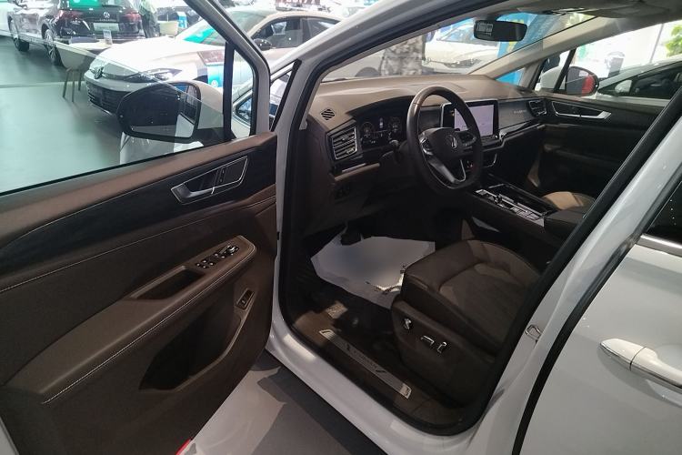 Used Volkswagen Viloran 2024 330TSI Luxury Edition
