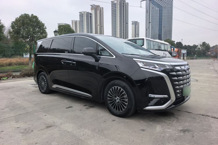 Used Denza D9 2022 DM-i 970 Four-Wheel Drive Prestige Model
