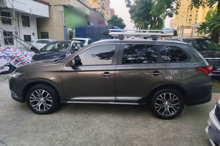 Used Mitsubishi Outlander 2018 2.0L Two-Wheel-Drive Jiale Edition 7-Seater