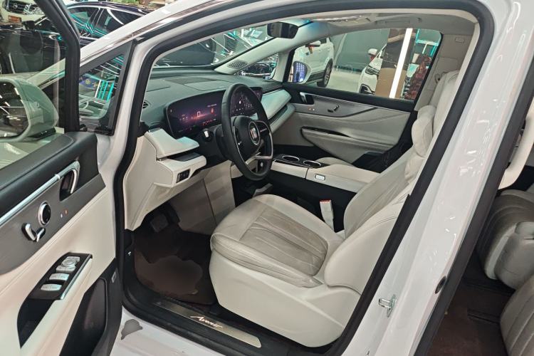 Used Buick GL8 New Energy 2024 Lu Zun Deluxe Edition 7-Seater
