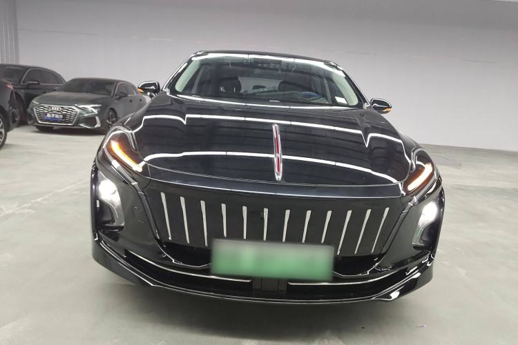Used Hongqi E-QM5 2022 431 km Charge & Enjoy Edition
