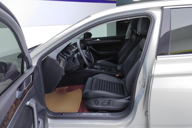 Used Volkswagen Magotan 2019 330TSI DSG Leading Model China VI Standard
