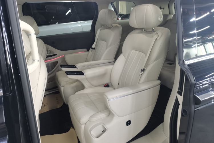 Used VOYAH Dream 2025 PHEV Four-Wheel Drive Prestige Kunpeng Edition
