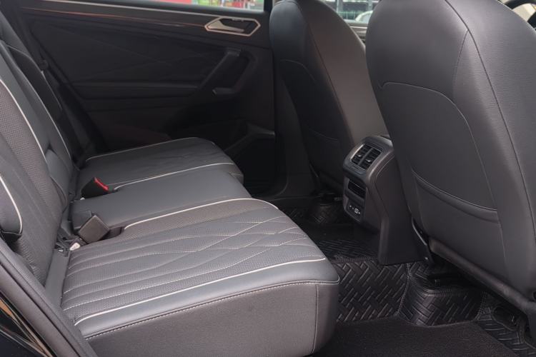 Used Volkswagen Tiguan L 2023 330TSI Automatic Two-Wheel Drive R-Line Enjoyment Edition
