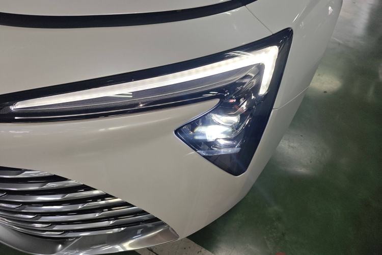 Used Buick LaCrosse 2025 28T Platinum Edition
