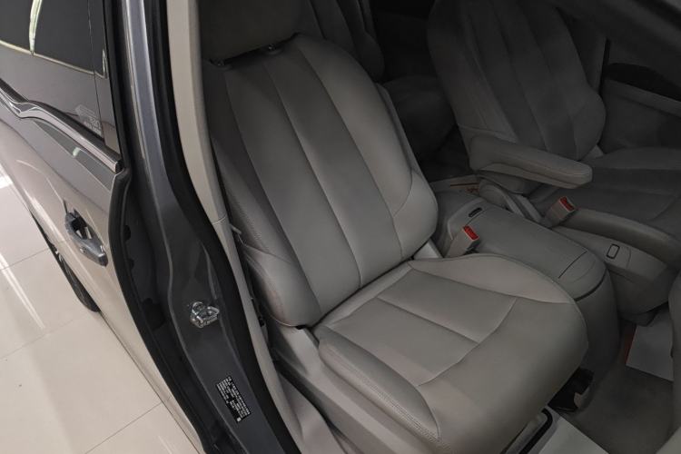 Used Buick GL8 2023 Land Executive Class Smart Enjoyment Model
