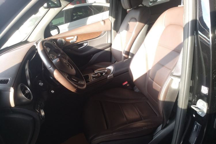 Used Mercedes-Benz GLC 2019 Refreshed GLC 300 L 4MATIC Dynamic Edition
