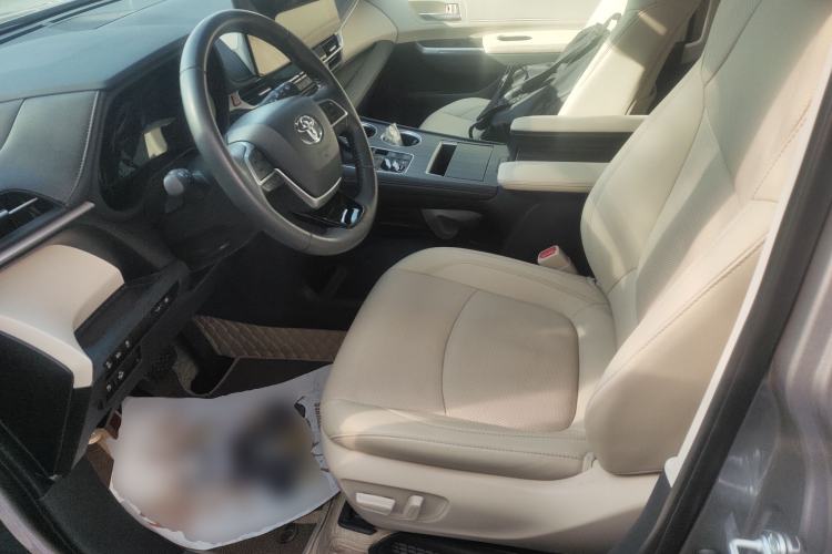 Used Toyota Sienna 2021 2.5L Hybrid Premium Edition
