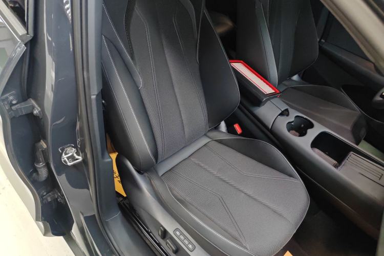 Used Volkswagen ID.UNYX 2024 Pro Long-Range Version
