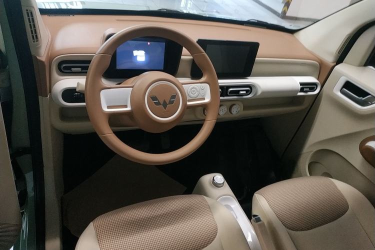 Used Wuling Hongguang MINIEV 2024 3rd Generation 215km Advanced Version
