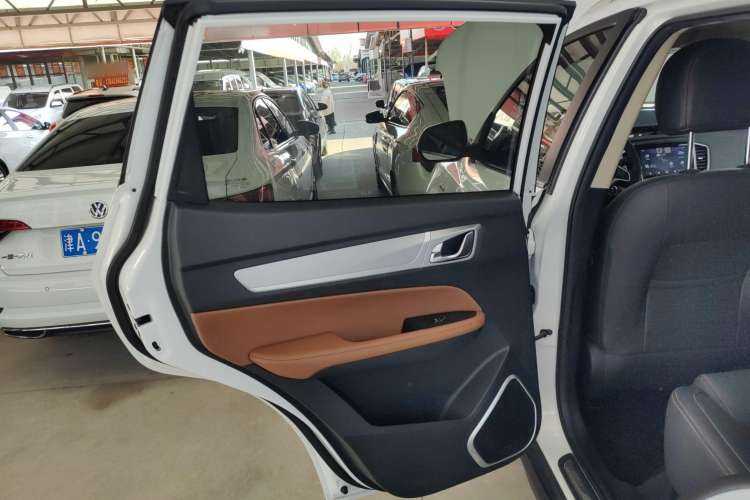 Used Geely Auto Vision X6 2018 1.4T CVT 4G Connected Luxury Version
