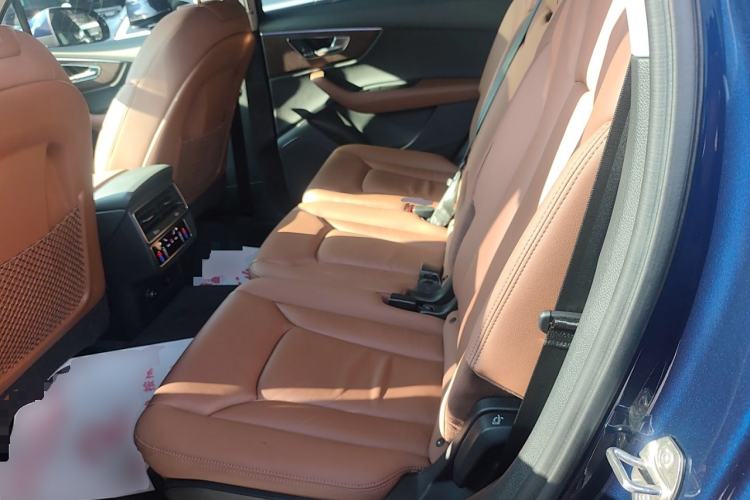 Used Audi Q7 2021 45 TFSI quattro S line Sport model
