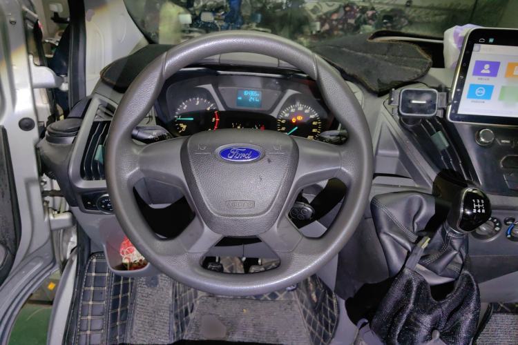 Used Ford Transit 2017 2.0T Diesel Multi-Purpose Commercial Vehicle Short Wheelbase Low Roof China V Standard