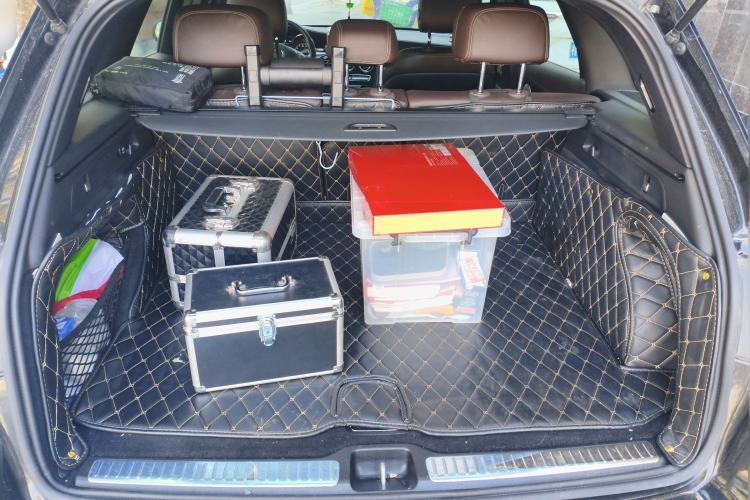 Used Mercedes-Benz GLC 2017 GLC 260 4MATIC Luxury Model
