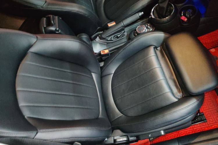 Used  MINI 2016 1.5T COOPER Pioneer Edition Five-Door Model
