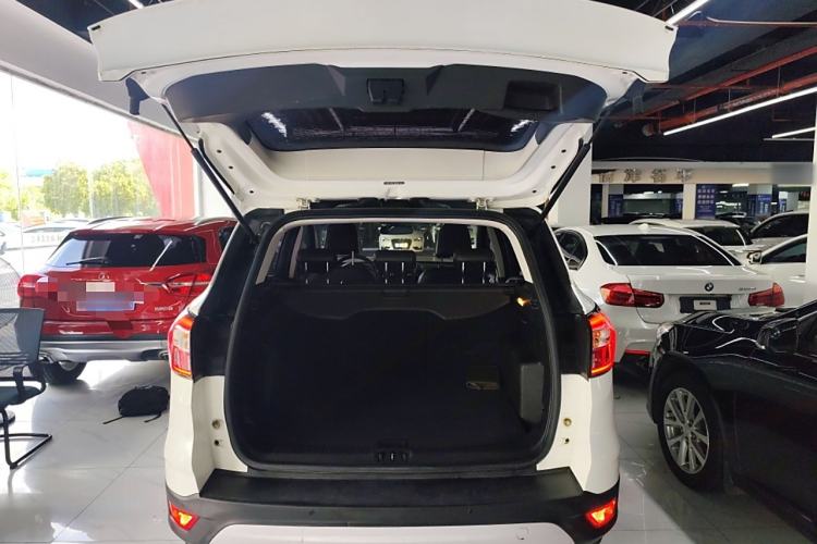 Used Ford Kuga 2017 EcoBoost 180 Two-Wheel-Drive Platinum Edition
