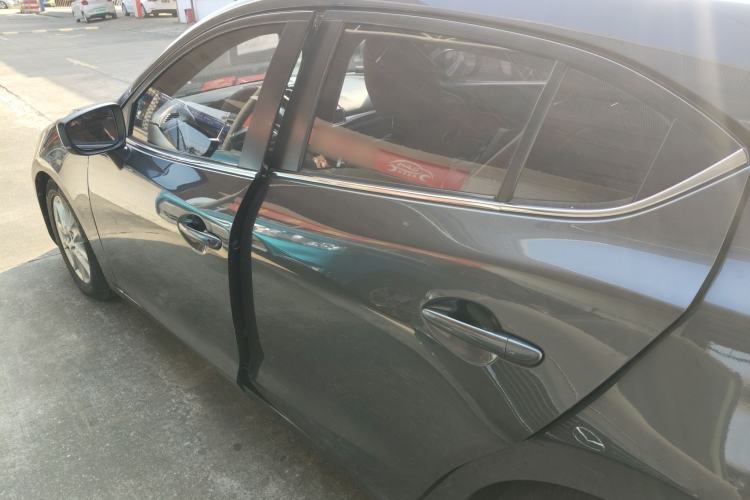 Used Mazda Mazda 3 Axela 2017 Hatchback 1.5L Automatic Luxury Model Emission Standard China V
